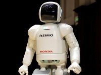 Robot Asimo v roku 2011.