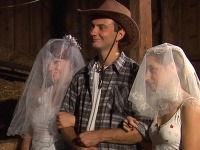 Dievčatá donútili farmára Mareka k netradičnej svadbe. 