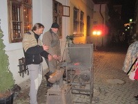 Kováči vytiahli náčinie na ulicu