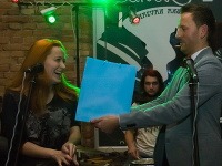Miro Jaroš potešil Dominiku Mirgovú netradičným darčekom. 