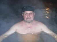 Jozef Oklamčák sa kúpal v mínusových teplotách. 