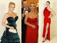 Adriana Komotríková a Martina Šimkovičová zvolili sexi dekolty, Adela Banášová dráždivo vysoký rozparok. Adriana Komotríková a Martina Šimkovičová zvolili sexi dekolty, Adela Banášová dráždivo vysoký rozparok.