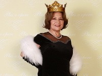 Emília Vášáryová sa stala tohtoročnou kráľovnou Plesu v opere. 