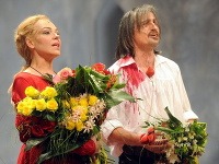 Dagmar Havlová a Martin Stropnický v hre Cyrano!! Cyrano!! Cyrano!!