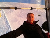 Boris Kollár si lyžovačku zjavne užíva.