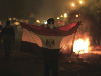 Protesty po futbalovom násilí v Egypte