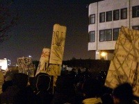 Protest sa zvrhol až pred budovou Národnej rady