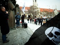 Občianske združenie Slovenská pirátska strana zorganizovala protestné zhromaždenie proti dohode ACTA na Námestí SNP