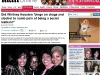 Whitney Houston vraj manželstvom maskovala aféru s bývalou asistentkou (vpravo).