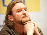 Novinár Tom Nicholson Novinár Tom Nicholson