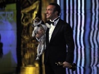 Jean Dujardin si odniesol sošku za najlepší mužský herecký výkon vo filme The Artist