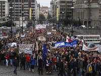 Tisíce študentov v Prahe protestovali proti reforme vysokých škôl