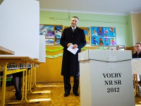 Ján Figeľ vo volebnej miestnosti