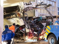 Nehodu autobusu v tuneli neprežilo aj 22 detí.