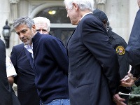 Zatknutí Geogre Clooney a jeho otec Nick Zatknutí Geogre Clooney a jeho otec Nick