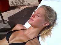 Erin Heatherton v bikinách