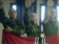 Traja členovia 17. pluku výsadkárov, jedného z nich z armády vylúčili Traja členovia 17. pluku výsadkárov, jedného z nich z armády vylúčili