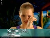 Záber z videa, na ktorom Noémi plače kvôli tomu, že ju Péter nazval slovenskou ku*vou.