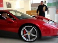 Ferrari stálo Claptona tri milióny libier