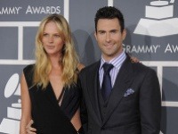 Adam Levine a Anne Vyalitsyna