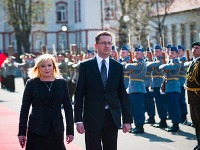 Iveta Radičová a nový minister obrany Martin Glváč Iveta Radičová a nový minister obrany Martin Glváč