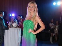 Miss Intercontinental 2006 Katarína Manová vsadila na šaty v zeleno-fialovej kombinácii.