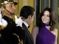 Carla Bruni pred štyrmi rokmi predstavovala pýchu prezidenta Nicolasa Sarközyho.