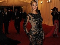 Hudobná a módna ikona Beyoncé outfitom včera sklamala.