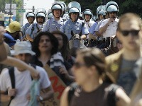 Protest proti summitu NATO v Chicagu