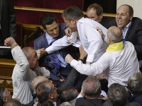 Takto sa v minulosti pobili poslanci v ukrajinskom parlamente Takto sa v minulosti pobili poslanci v ukrajinskom parlamente