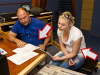 Ivanna pri nahrávaní piesne so svojim koučom. Blondínke sa zaguľacuje bruško podobne ako Michalovi Davidovi.