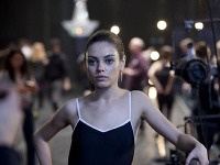 Mila Kunis ako útla baletka v snímke Čierna labuť