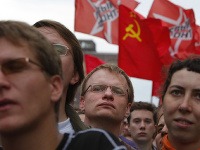 Na demonštráciu proti Putinovi v Moskve prišli desaťtisíce ľudí 