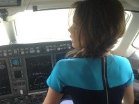 Victoria Beckham časť medzinárodného letu strávila ako pilotka.