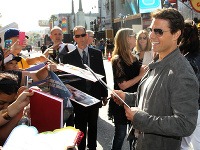 Tom Cruise pri autogramiáde