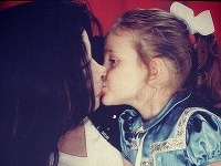 Paris Jackson ako dievčatko venovala pusu slávnemu otcovi.