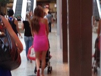 Andrea sa dcérkou Sarou Zoe prechádzala po nákupnom centre, kým bola jej mama u kaderníčky. 