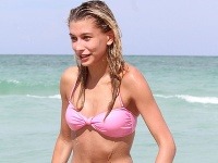 Hailey Baldwin má v 16-ich postavičku ako stvorenú pre modeling. Hailey Baldwin má v 16-ich postavičku ako stvorenú pre modeling.