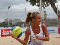 Katka Štumpfová vymenila tanečný parket za volejbalové ihrisko a loptu.