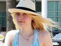 Dakota Fanning bez mejkapu