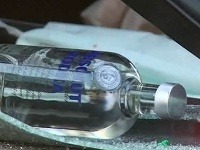 Vodka, ktorú našli pri Rezešovej BMW.