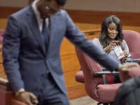 Usher na súde s exmanželkou Tamekou Foster