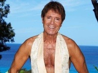 Takmer 72-ročný Cliff Richard sa v novom kalendári blysol obdivuhodným zovňajškom. Takmer 72-ročný Cliff Richard sa v novom kalendári blysol obdivuhodným zovňajškom.