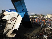 Havária malého lietadla si vyžiadala 19 obetí vrátane Britov a Číňanov