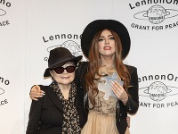 Lady Gaga si prevzala mierovú cenu Yoko Ono