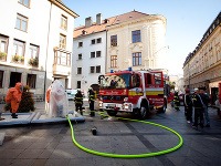 Budovu bratislavského magistrátu na Primaciálnom námestí uzavreli pre obálku s bielym práškom