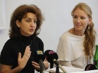 Raditeľka Rómskeho inštitútu Klára Orgovánová a Jarmila Lajčáková z Centra pre výskum etnicity a kultúry Raditeľka Rómskeho inštitútu Klára Orgovánová a Jarmila Lajčáková z Centra pre výskum etnicity a kultúry
