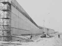 2. október 1984: Práce na vodiacom múre hornej rejdy.