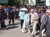 Princ Charles s manželkou Camillou na návšteve Papuy-Novej Guiney