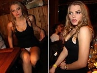 Kristína Krajčírová si na párty neustrážila sukňu a ukázala nohavičky. Pozornosť pútala aj odvážnym výstrihom, z ktorého jej vyliezali prsia. 